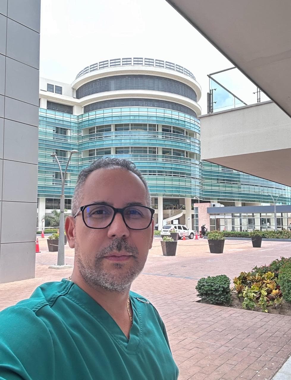 Dr. Alfonso Cotes